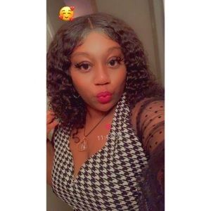 Meet your Posher, Jasmine